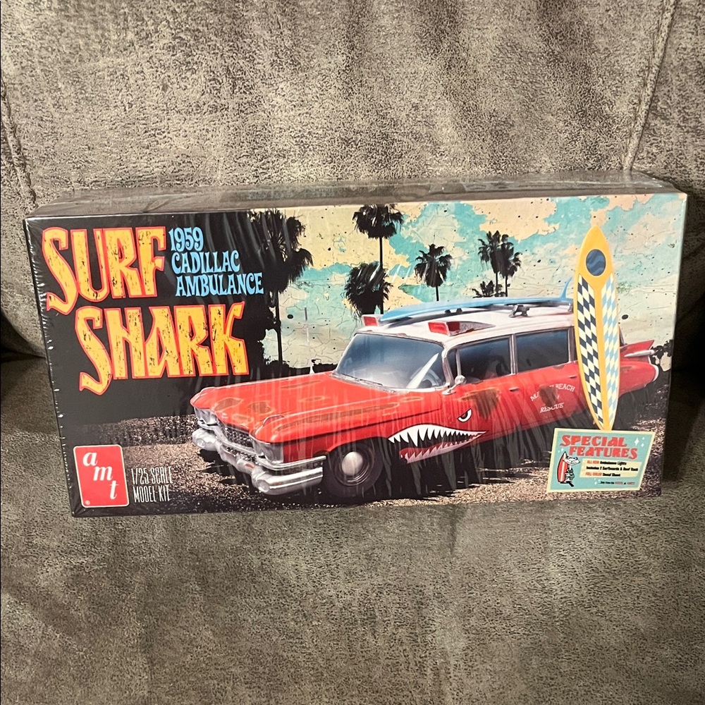 NIB AMT Surf Shark 1959 Cadillac Ambulance Model Kit